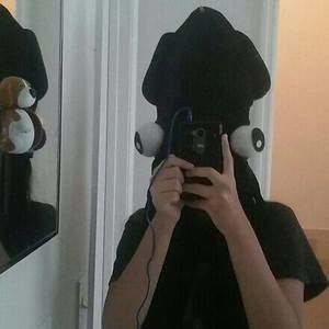 Meet your Posher, Naine